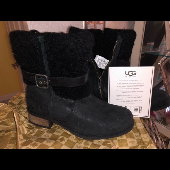 UGG Shoes - Women’s UGGs Boots 7 Blyare II New
